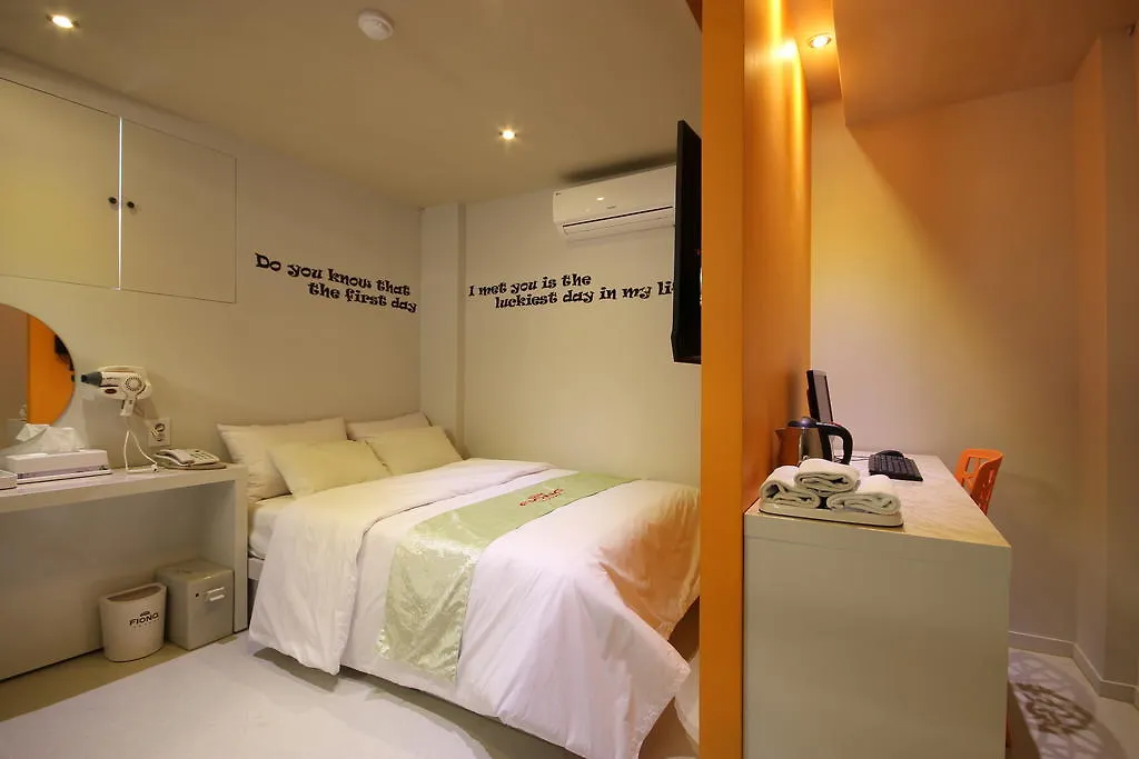 Fiona Hotel Seoul 2*,